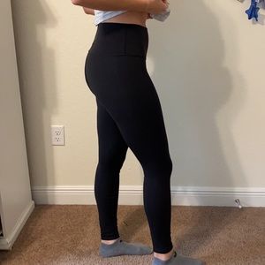 Black Lululemon wunder under leggings size 8